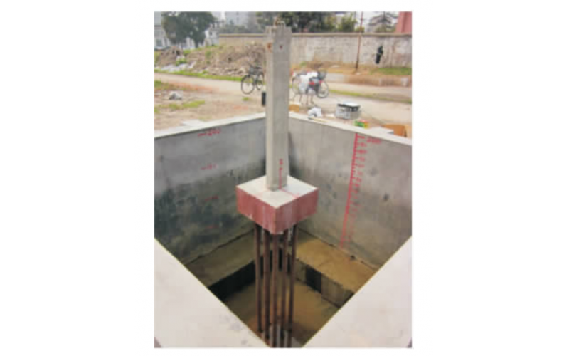 不同水深环境下桥梁群桩基础动力特性